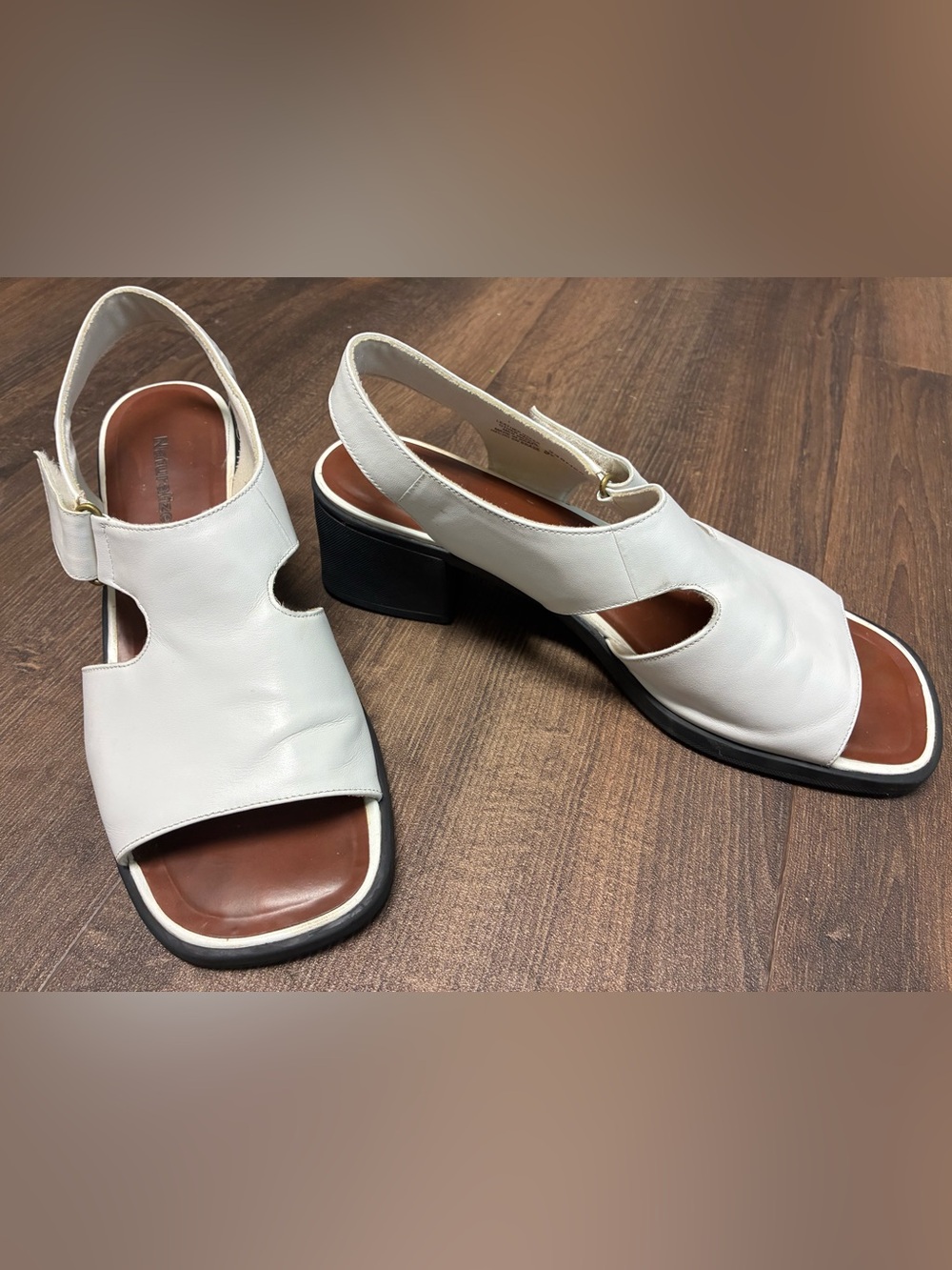 Vintage Naturalizer White Leather Slingback  Low Block Heel Sandals